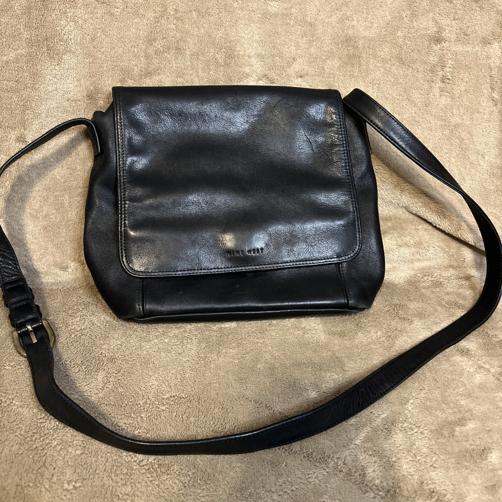Nine West‎ Black Leather Crossbody Shoulder Bag Adjustable Strap flap with snap